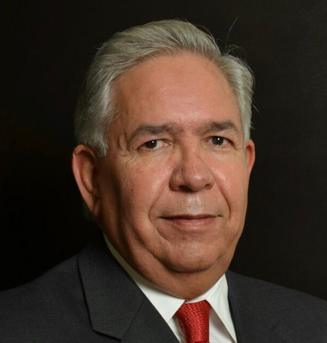 Dr. Eduardo González Olivares