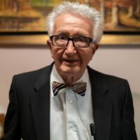 Dr. Armando Valdés Valdés